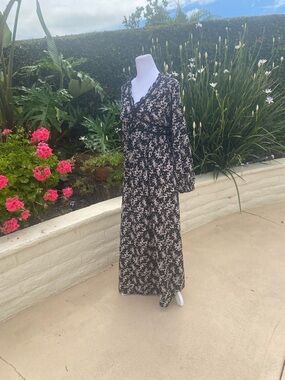 Black Floral Long Sleeve Maxi Dress - Women